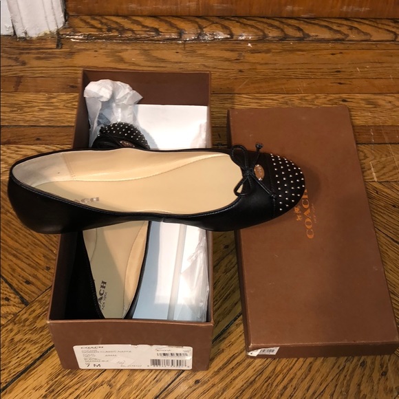 NWT IN BOX Coach Doreen Classic Nappa flats - Picture 2 of 5